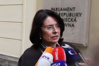 138 dní do voleb: Němcová ukázala Konečné, jak se...